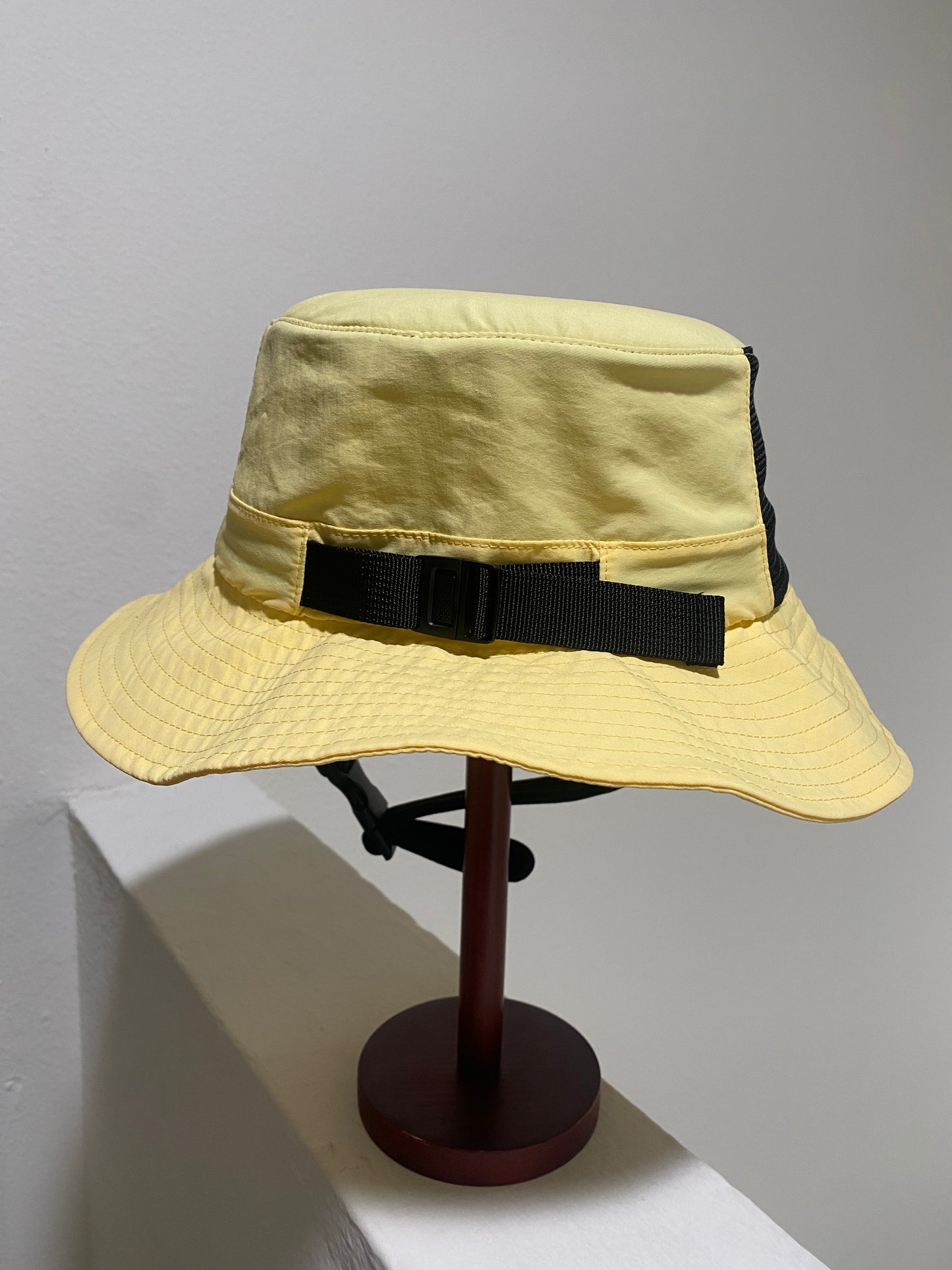 surf yellow outdor hat